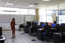 Alumnos del CUSur reciben capacitación para beca Santander X