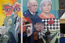 Develan mural y hablan sobre maestro emérito como inicio del ciclo escolar en la carrera de Letras Hispánicas del CUSur