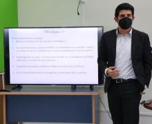 Investigador del CUSur dicta charla sobre divulgación de la ciencia