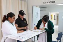 SISSMA CUSur fomenta la salud preventiva con feria para trabajadores universitarios