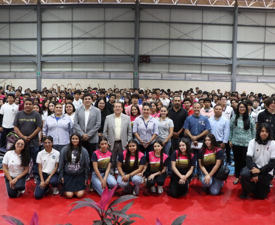 Más de 2,700 jóvenes conocieron la oferta académica en la XXIV Feria Una Mirada al CUSur