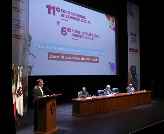 Premian proyectos en beneficio de la sociedad con la Presea al Servicio Social Irene Robledo García