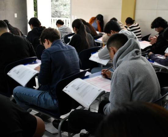 98.11% de asistencia en el examen de admisión del CUSur 2025-A