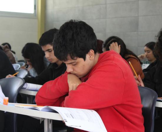98.11% de asistencia en el examen de admisión del CUSur 2025-A