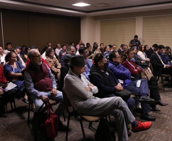 La FIL 2024 recibe la obra insignia del CUSur sobre tecnologías y salud pública