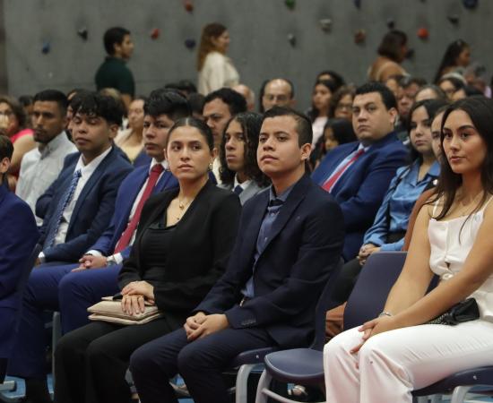 En el CUSur, 88 egresadas y egresados de nueve programas reciben su acta de titulación