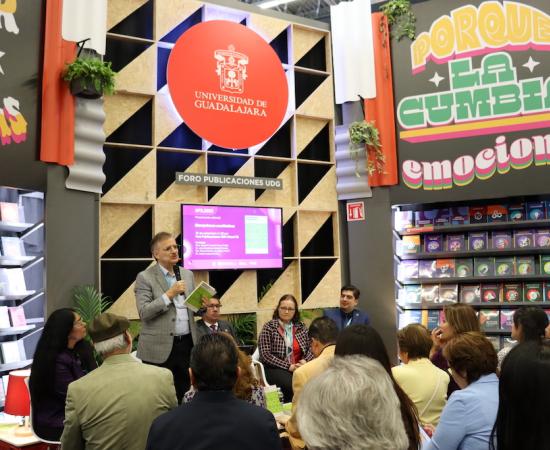 Presentan el libro “Disrupciones académicas” en la FIL