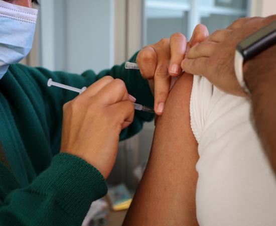Más de 200 vacunados contra tétanos y COVID-19 en el CUSur