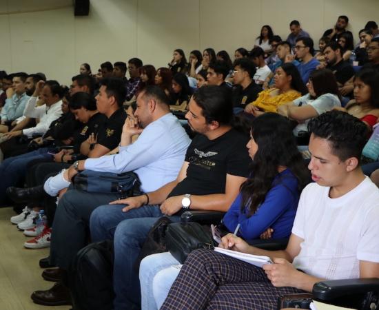Realizan conversatorio sobre derechos de niñas, niños y adolescentes en el CUSur