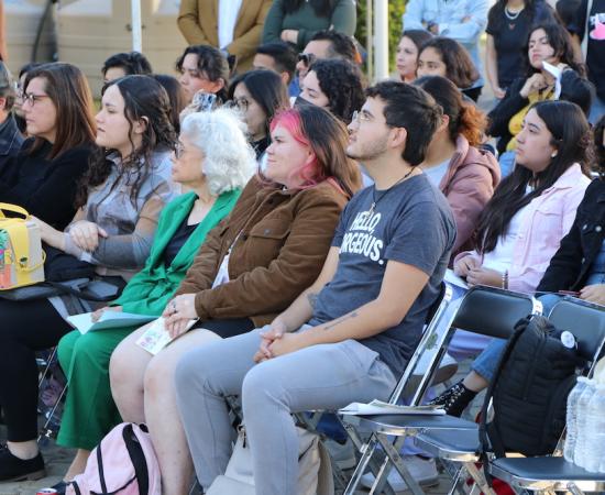 Develan mural y hablan sobre maestro emérito como inicio del ciclo escolar en la carrera de Letras Hispánicas del CUSur