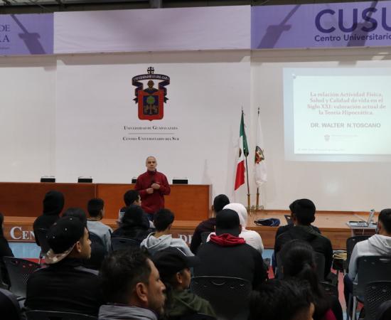 Dictan conferencia “La relación actividad física, salud y calidad de vida en el siglo XXI”