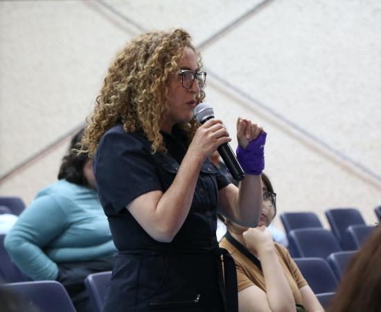 “Muchas vidas, mismas luchas” fue la conferencia magistral del 8M en el CUSur