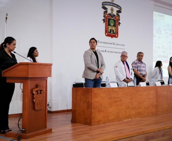 Realizan primer foro sobre los programas de especialidad y su repercusión en el pregrado