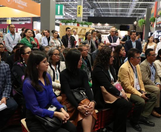 Se presentó el libro “Derechos de los pueblos originarios y comunidades indígenas” en la FIL