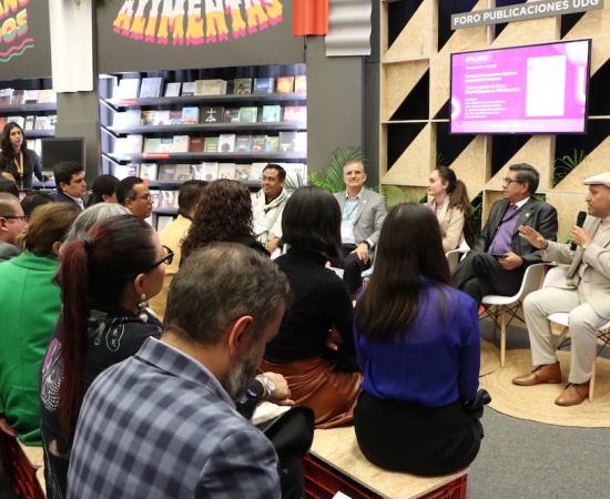 Se presentó el libro “Derechos de los pueblos originarios y comunidades indígenas” en la FIL