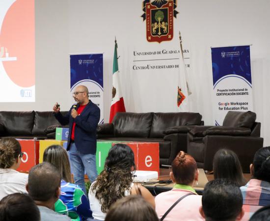 Google capacita a docentes universitarios y de nivel medio superior en herramientas digitales