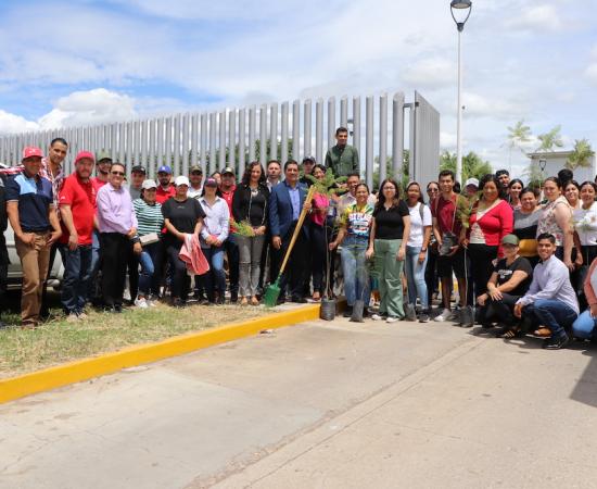 Plantan 55 árboles en la periferia del CUSur