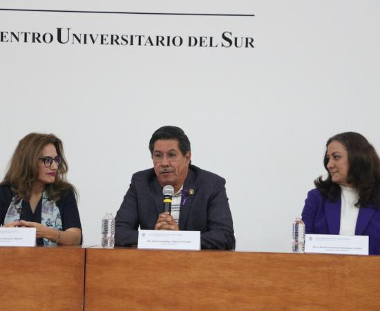 “Muchas vidas, mismas luchas” fue la conferencia magistral del 8M en el CUSur
