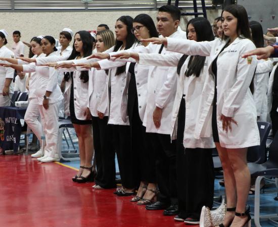 359 egresados del CUSur recibieron su acta de titulación