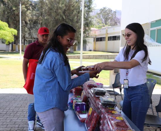 La comunidad del CUSur dona insumos femeninos para mujeres de bajos recursos