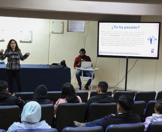 La comunidad del CUSur participa en la Feria de los Derechos Universitarios