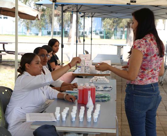 Emotivo homenaje póstumo al doctor José Andrés Reyes Gutiérrez en el CUSur