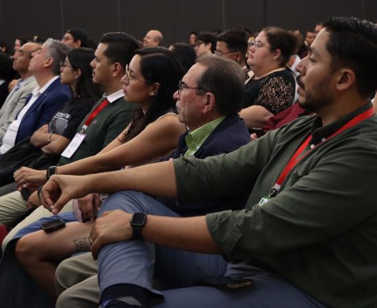 CUSur y CUChapala presentaron en la FIL 2025 el libro Contar con el lenguaje, una obra colectiva en honor a Cristina Rivera Garza