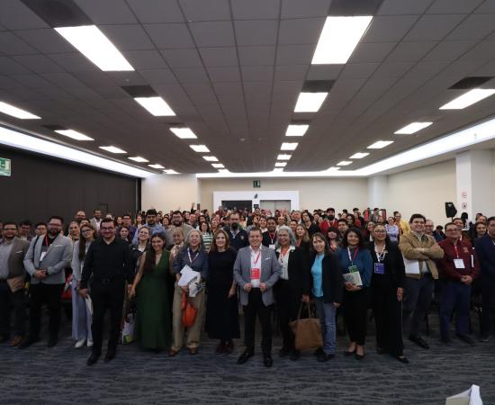 CUSur y CUChapala presentaron en la FIL 2025 el libro Contar con el lenguaje, una obra colectiva en honor a Cristina Rivera Garza