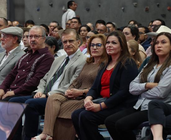 Primer informe del Dr. Dante Haro destaca crecimiento, inversión y visión de futuro en CUSur