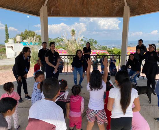 Entrega de juguetes XXII Kilómetro del juguete
