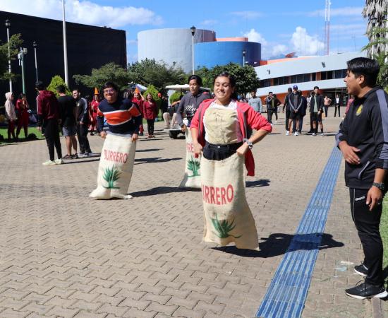 Primera feria de juegos tradicionales