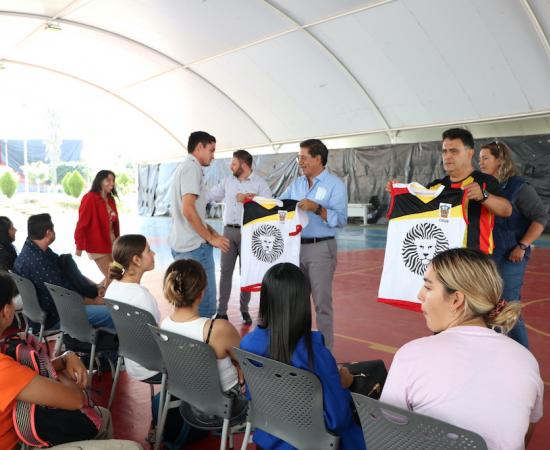 Deportistas del CUSur se van a intercentros