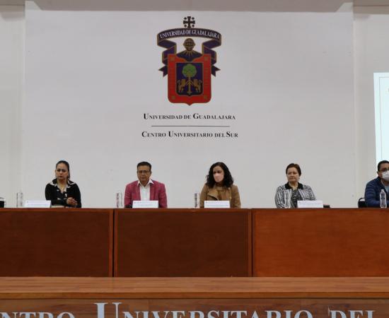 Apoyos para abatir índices de reprobación