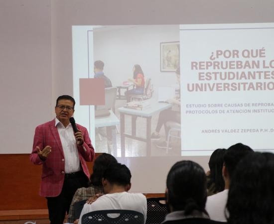Apoyos para abatir índices de reprobación