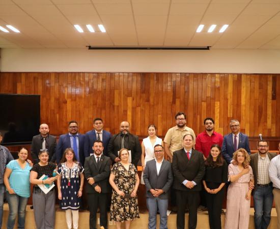 Egresan del CUSur los primeros estudiantes de la Maestría en DHEI