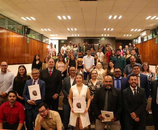 Egresan del CUSur los primeros estudiantes de la Maestría en DHEI