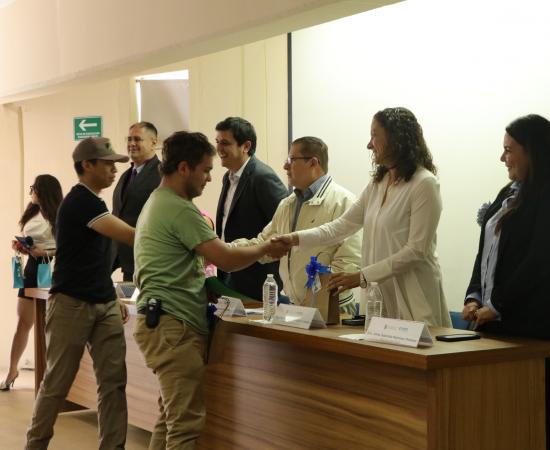 Estudiantes concluyen estancias de investigación en el Verano Delfín 2025 del CUSur